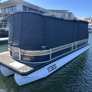 2015 Runaway Bay 24ft Triple Hull Pontoon Boat - Great Buying!